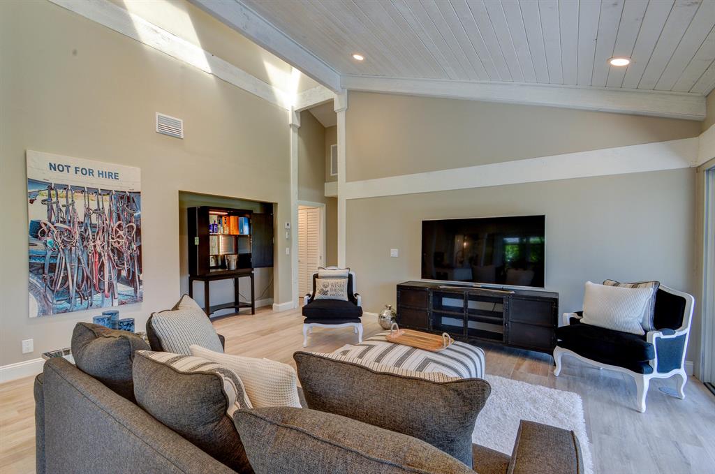 GOLF AND TENNIS VILLAGE - Residential