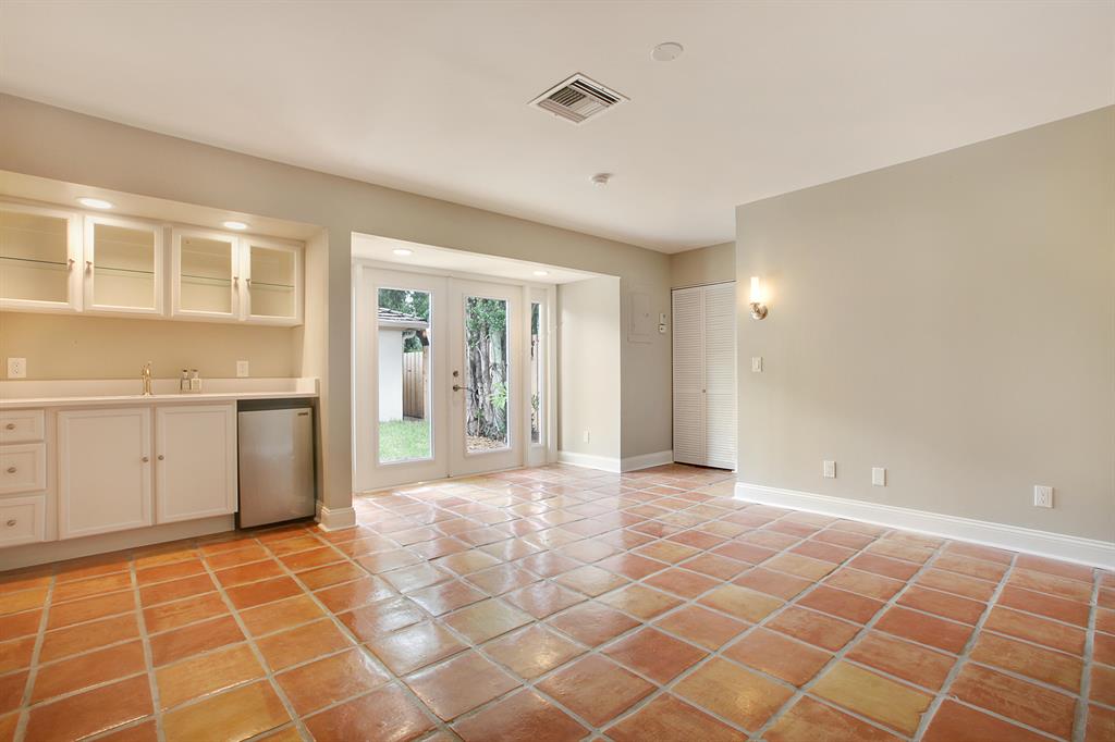 GOLF AND TENNIS VILLAGE - Residential