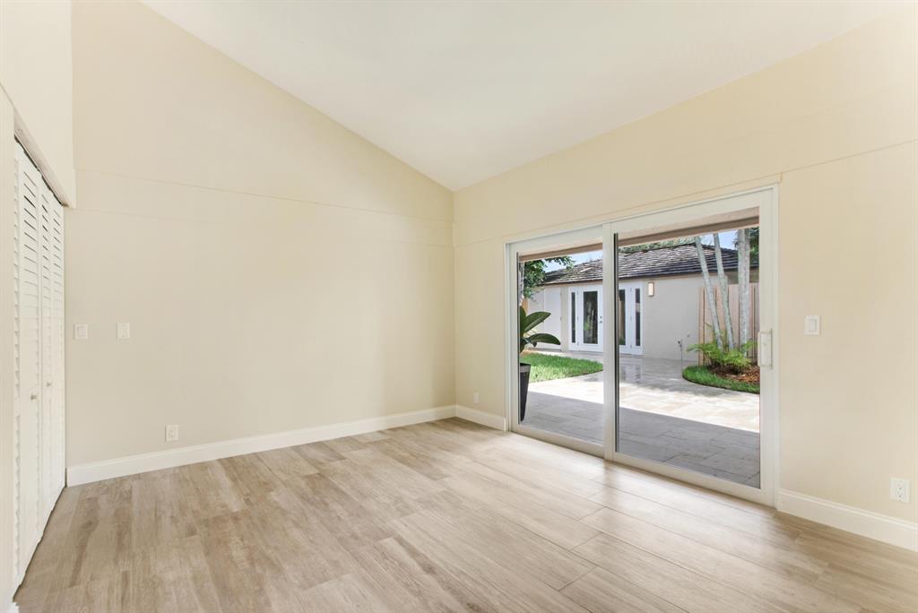 GOLF AND TENNIS VILLAGE - Residential