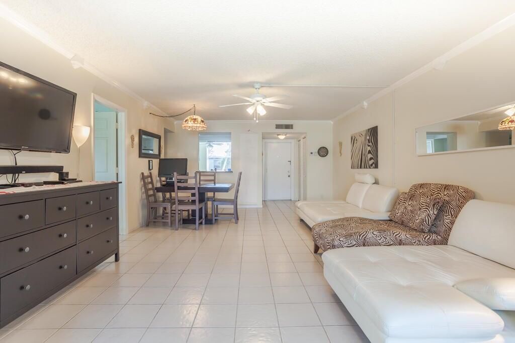Photo of 8 Willowbrook Lane #208, Delray Beach, FL 33446 (MLS # R11158414)