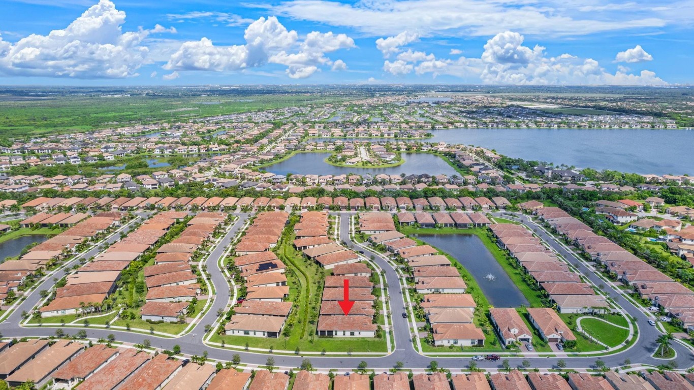 Parkland Royale 182-60 B - Residential