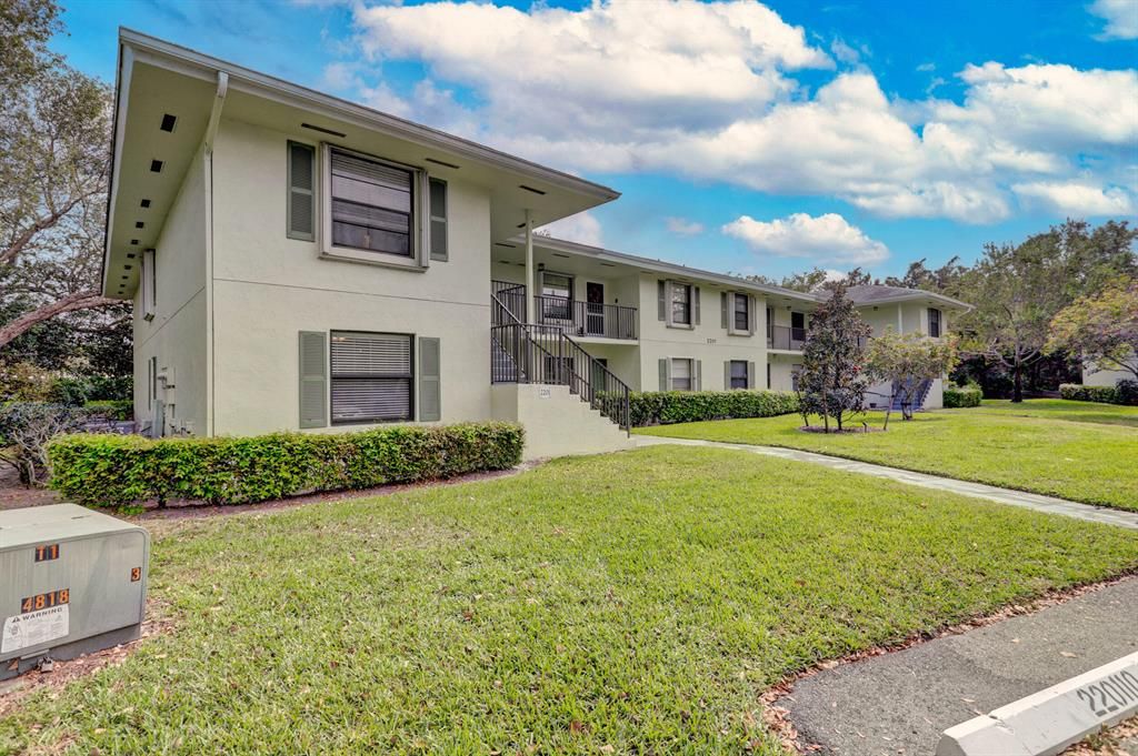 Photo of 2201 Sabal Ridge Court #A, Palm Beach Gardens, FL 33418 (MLS # R10780778)