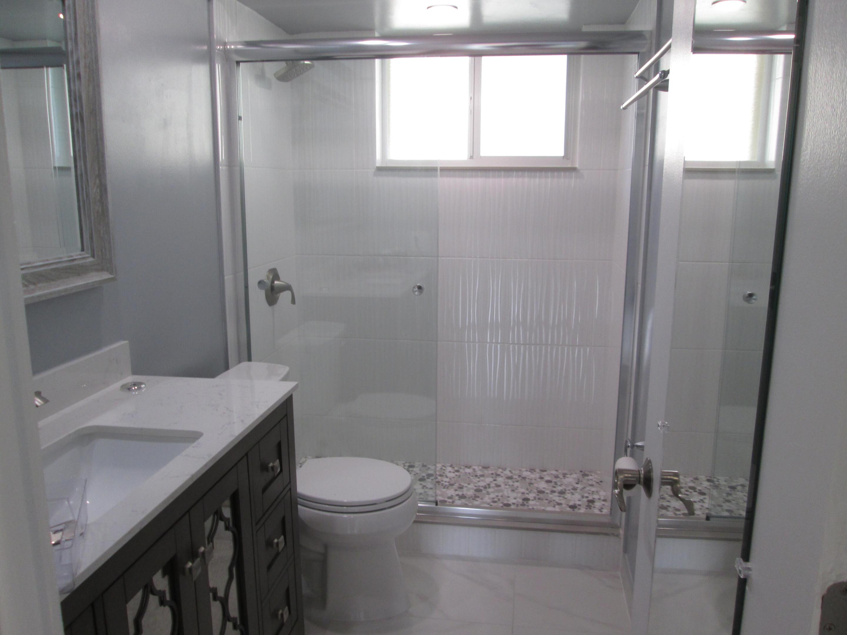 LIGHTHOUSE POINT ESTATES - Residential Income