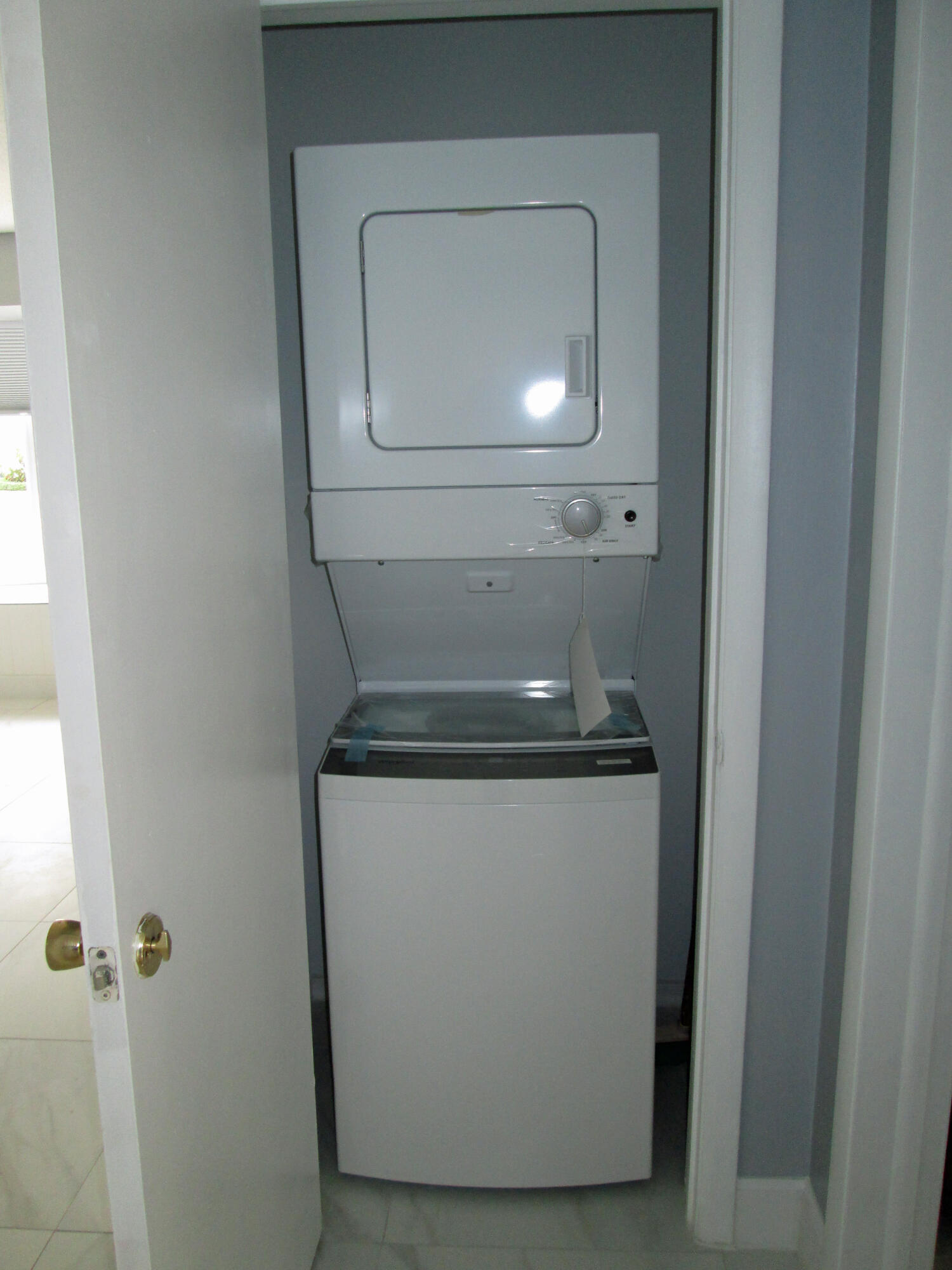 LIGHTHOUSE POINT ESTATES - Residential Income