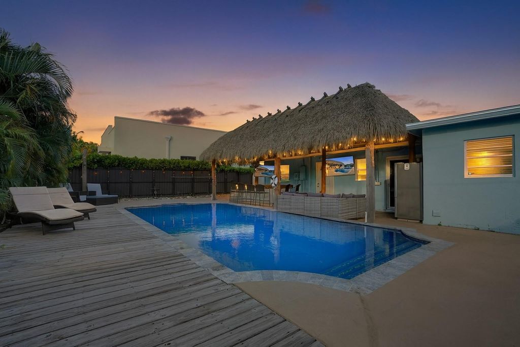 Photo of 4221 NE 13th Avenue, Oakland Park, FL 33334 (MLS # F10540367)