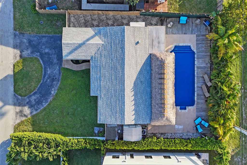 Photo of 4221 NE 13th Ave, Oakland Park, FL 33334 (MLS # F10540367)