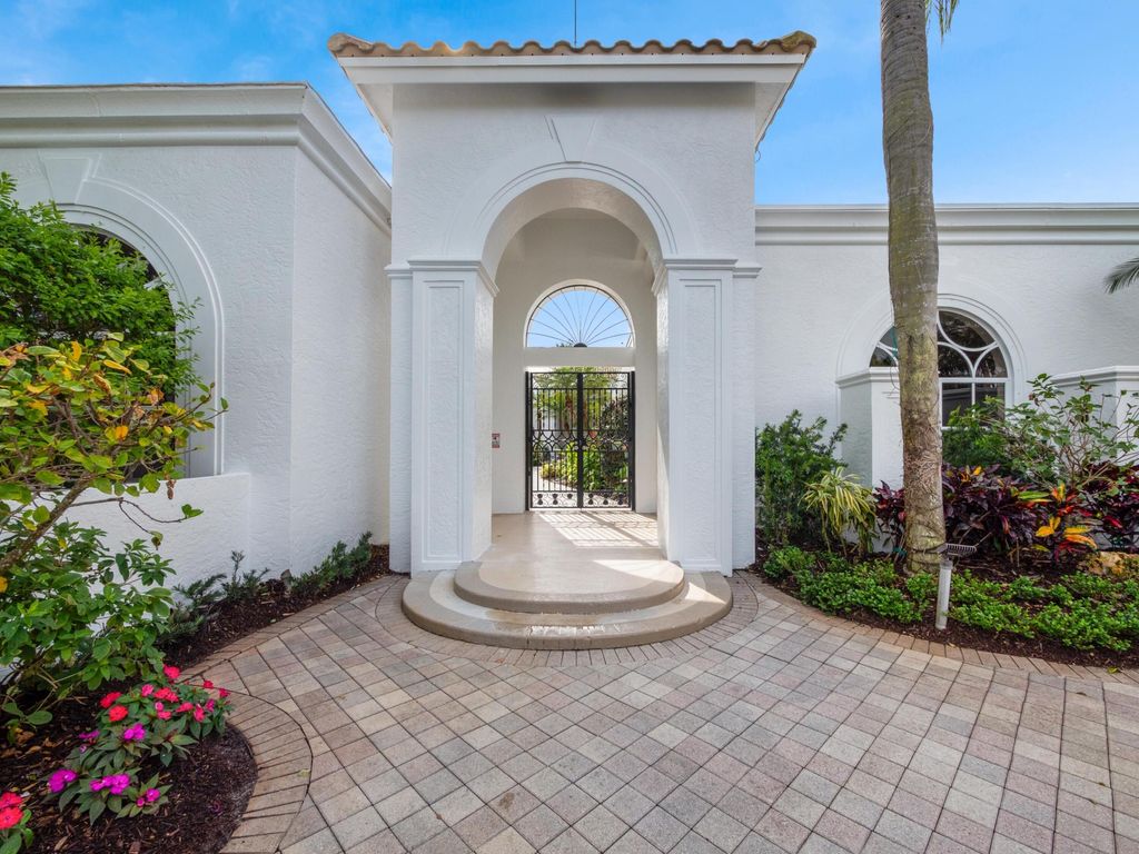 Photo of 19 St. George Place, Palm Beach Gardens, FL 33418 (MLS # R10963352)