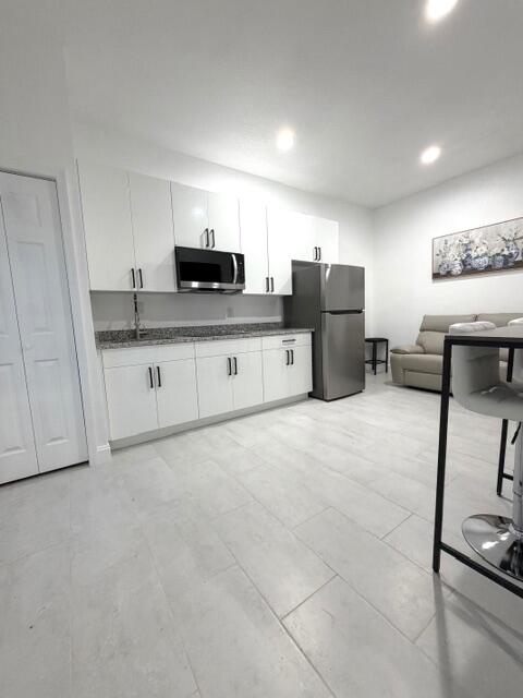 PORT ST LUCIE SECTION 7 - Residential Lease