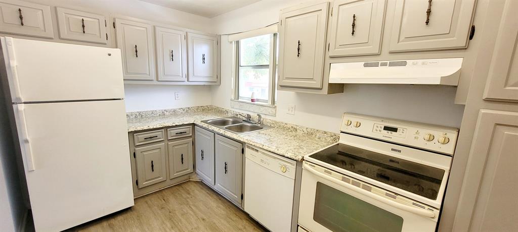 Beautiful Unit overlooks large lake. Short walk to laundry bldg & Clubhouse. One person must be 55+ Guard gated community with lots of social activities and courtesy bus 2 days a week to grocery, malls, shops etc. Come Discover Golden Lakes Village. Rents includes Water and Cable. Kitchen was just repaired.