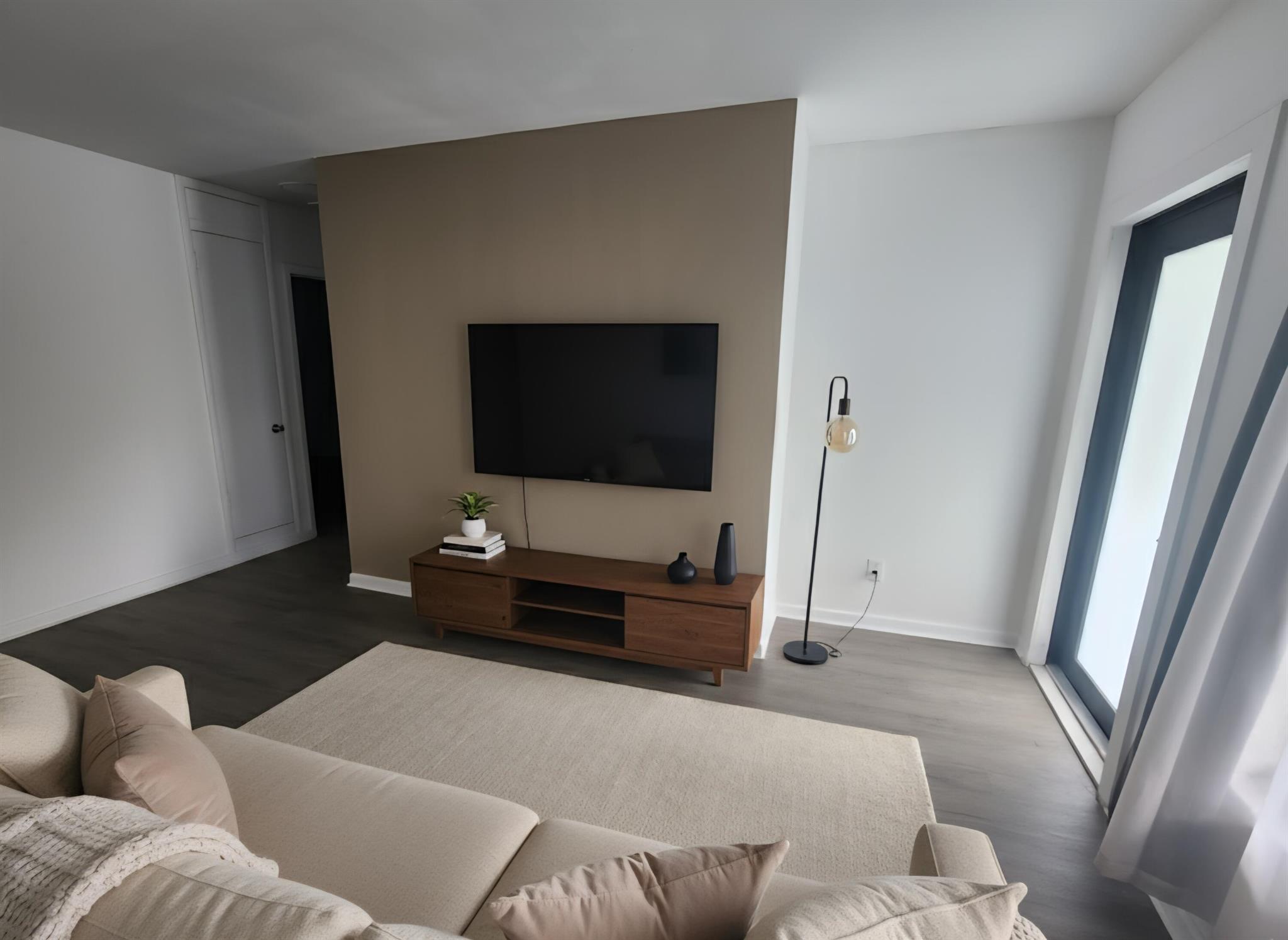 RIVIERA BEACH HEIGHTS ADD - Residential Lease