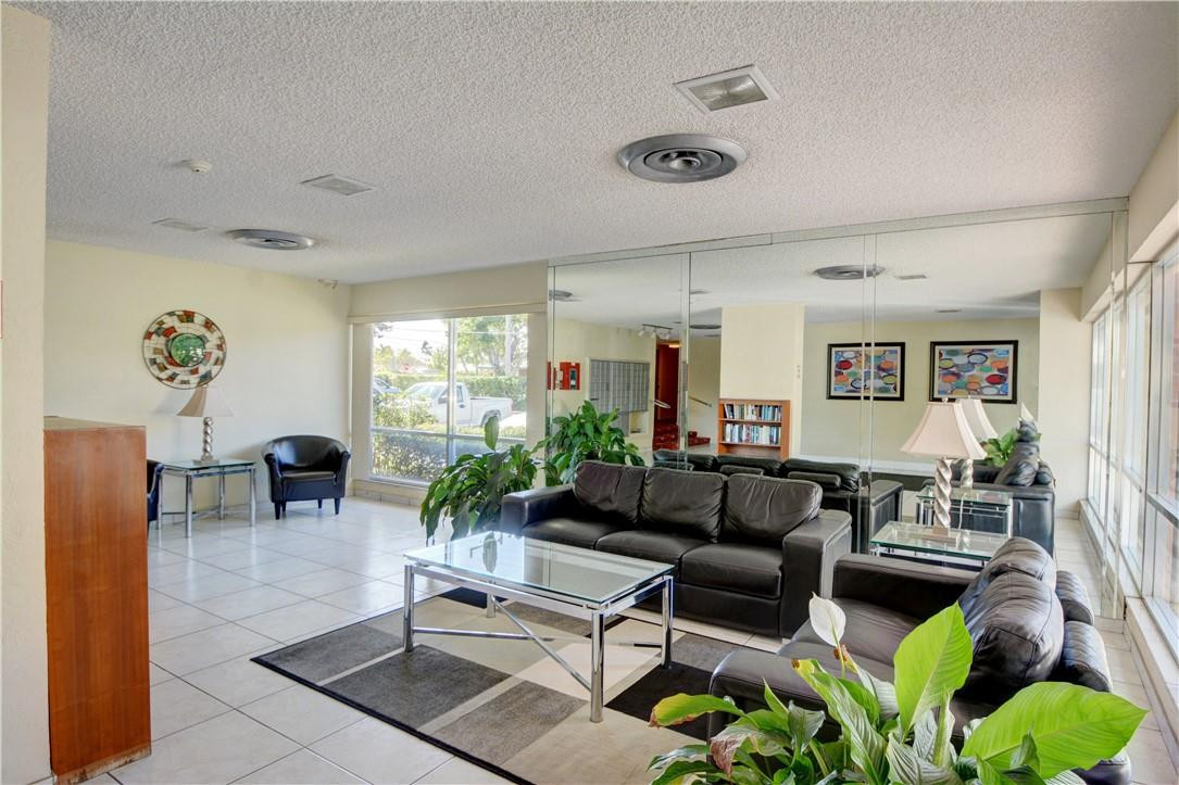Coral Lake Tower Condo - Residential