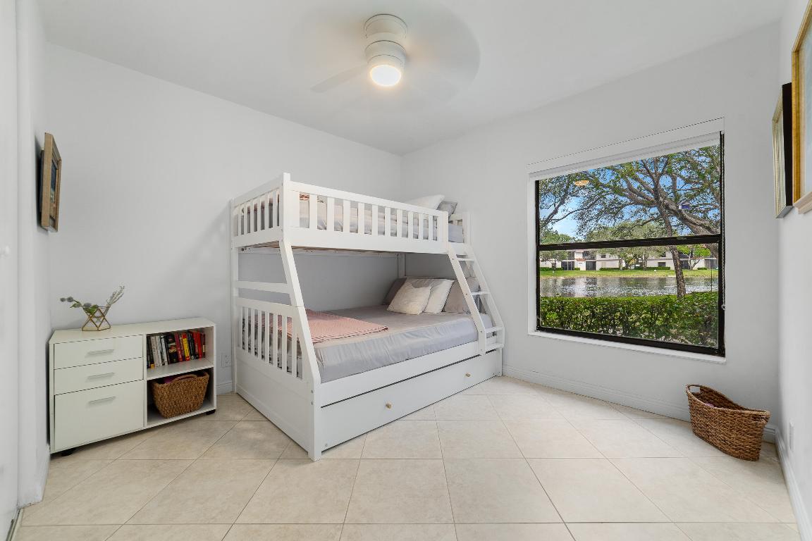 APPLEWOOD VILLAGE III-B CONDO - Residential