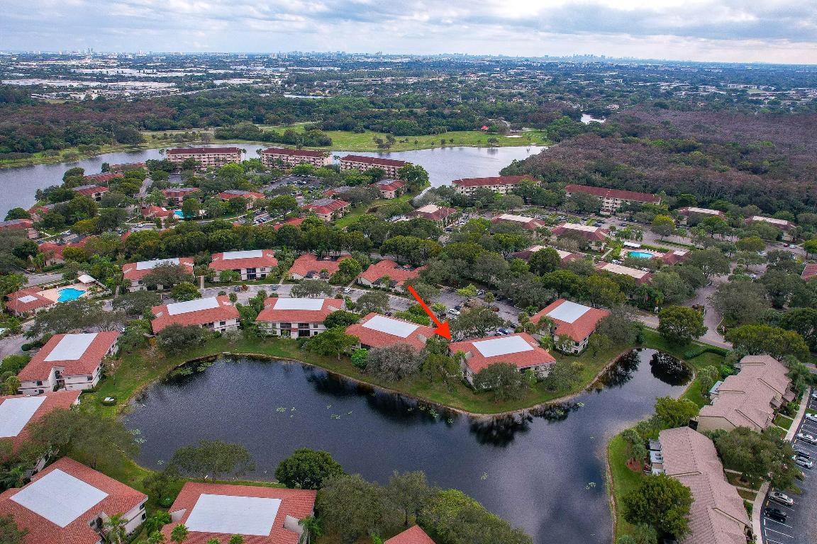 APPLEWOOD VILLAGE III-B CONDO - Residential