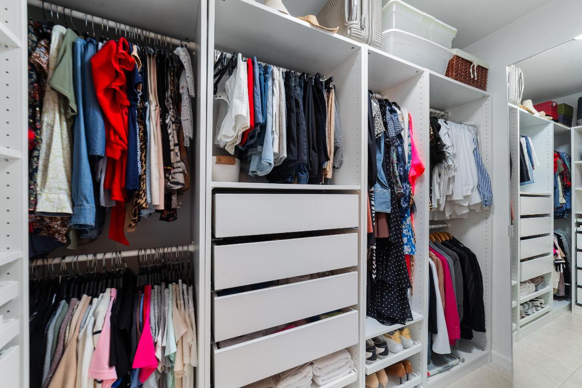 APPLEWOOD VILLAGE III-B CONDO - Residential