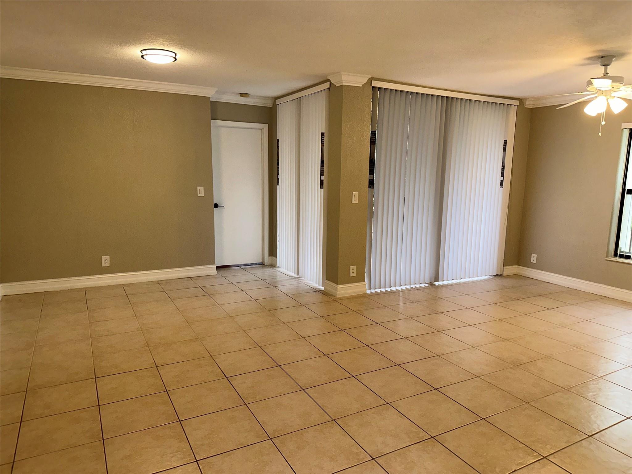 3892 CORAL TREE CR 3892