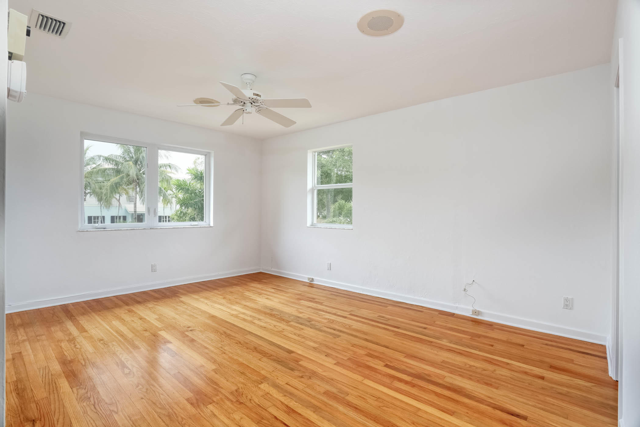 EDGEWATER - Residential