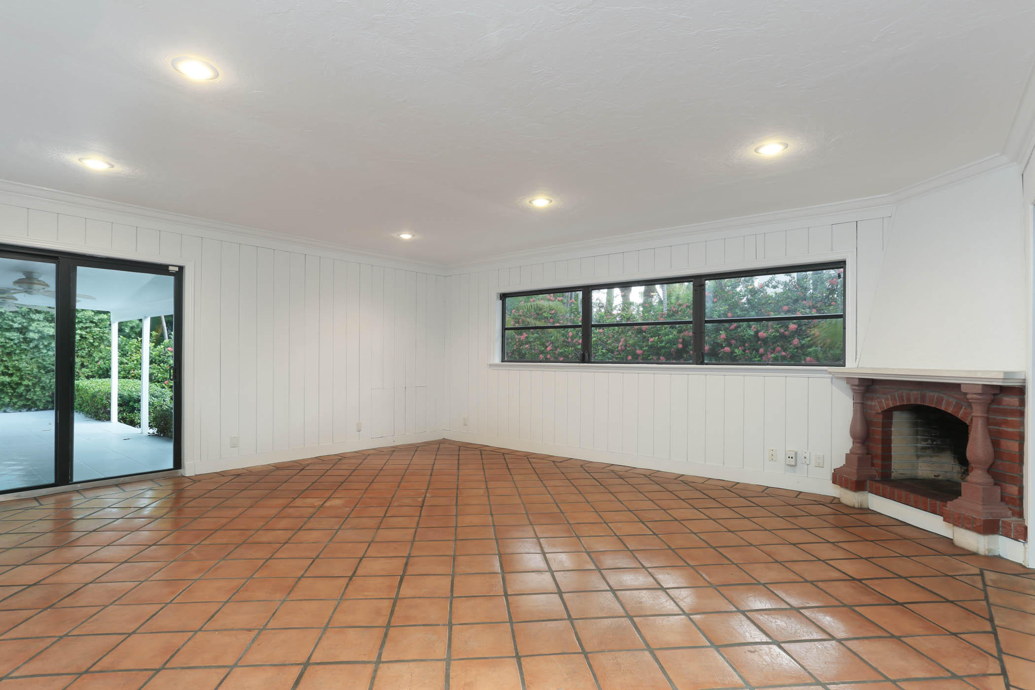 EDGEWATER - Residential