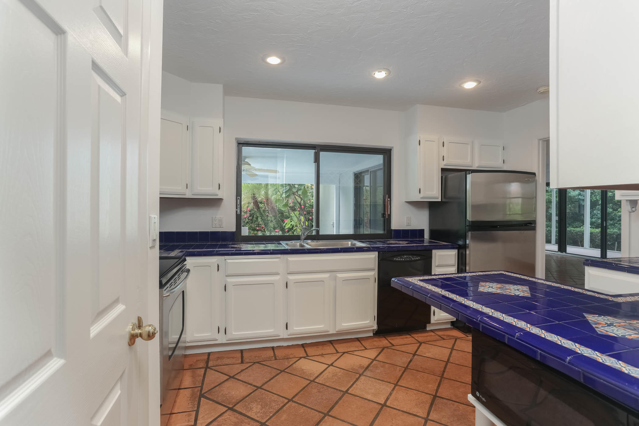 EDGEWATER - Residential