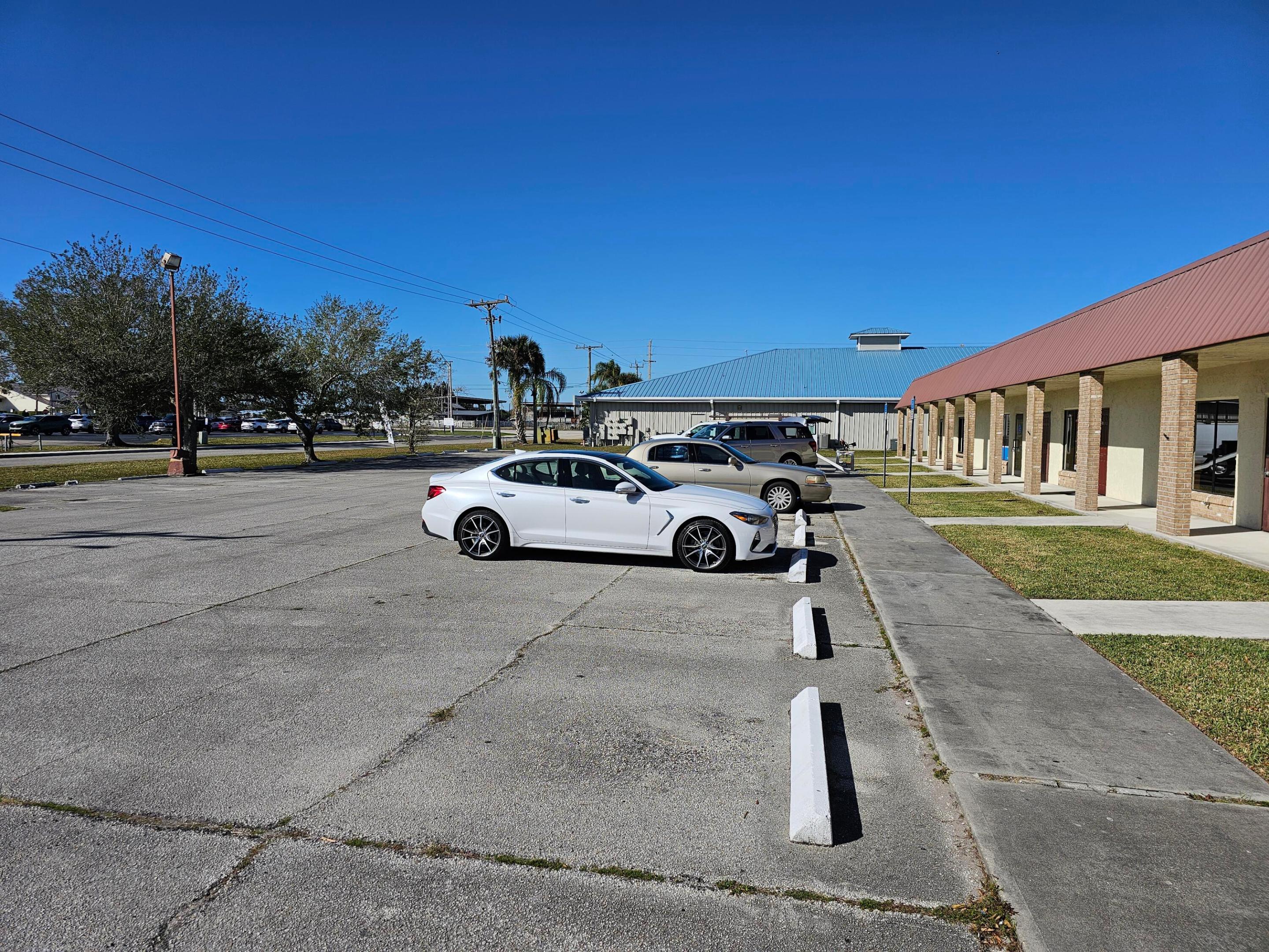 View photos, virtual tours, details... 111 NE 19th Drive