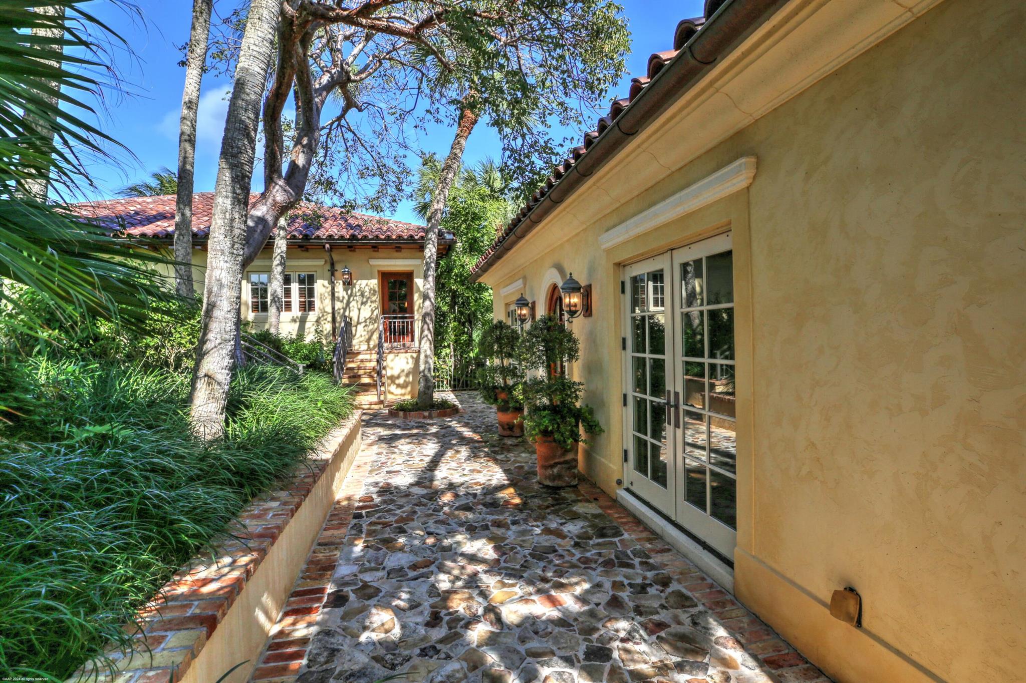 JUPITER ISLAND - Residential