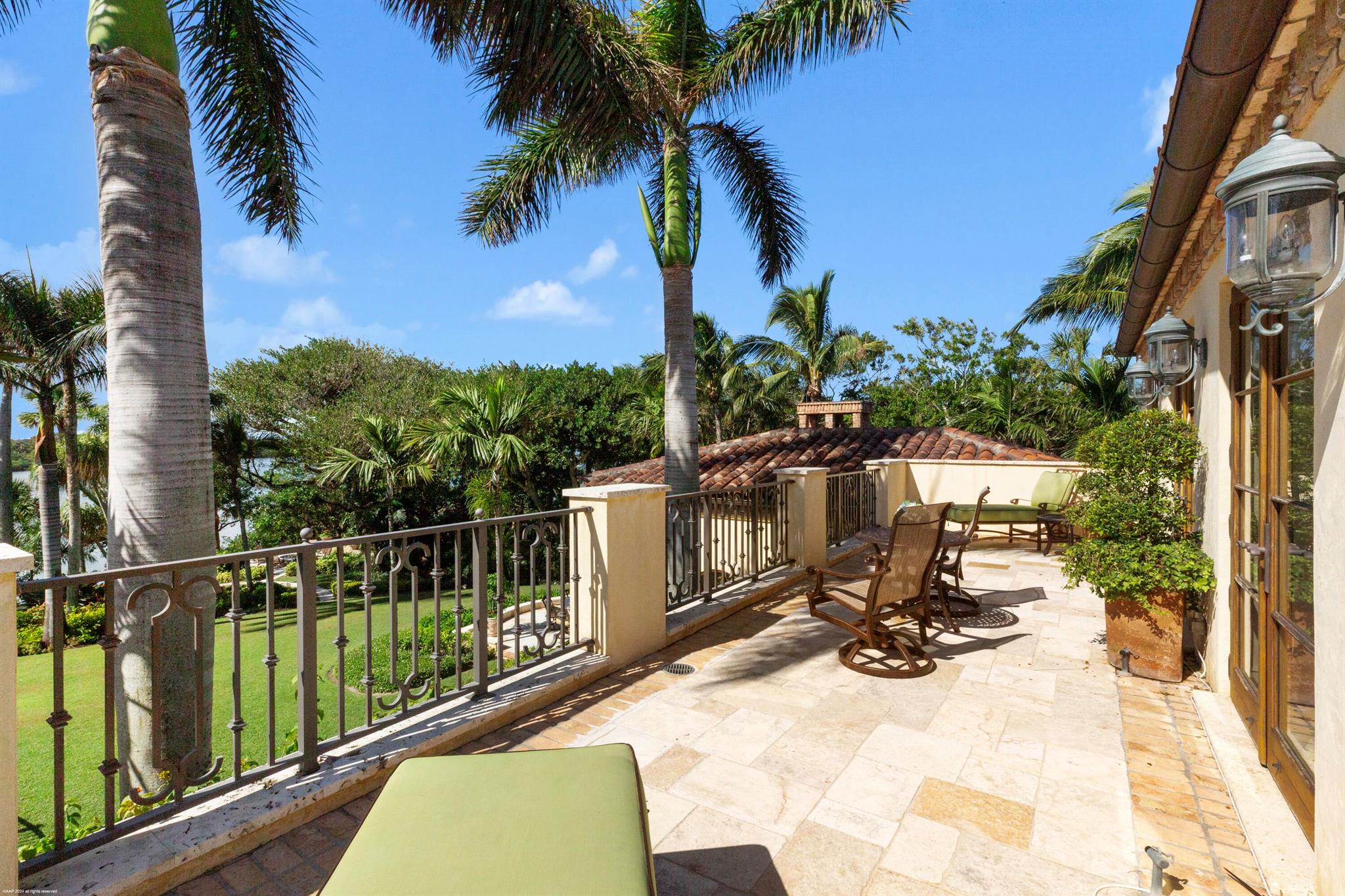 JUPITER ISLAND - Residential