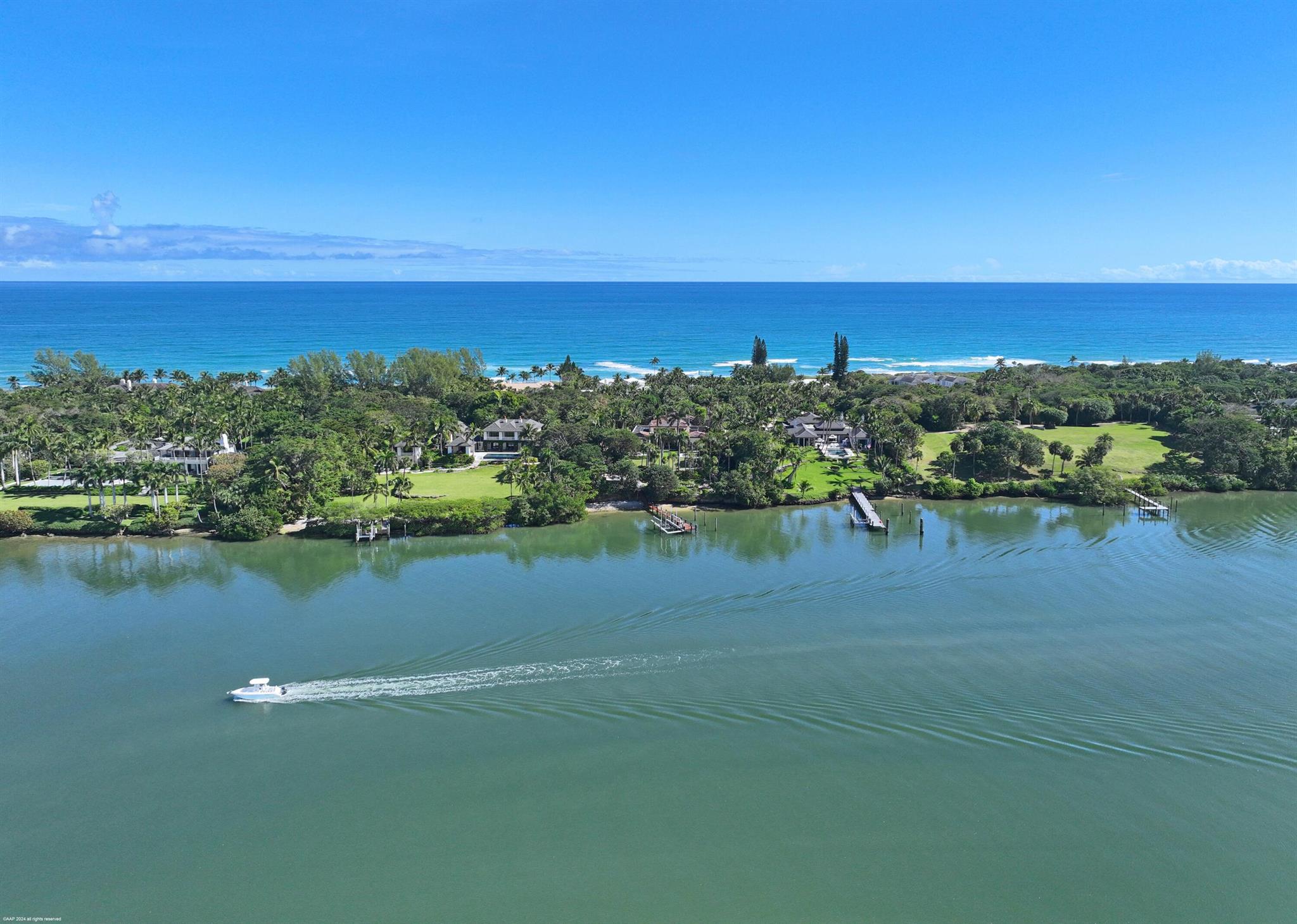 JUPITER ISLAND - Residential