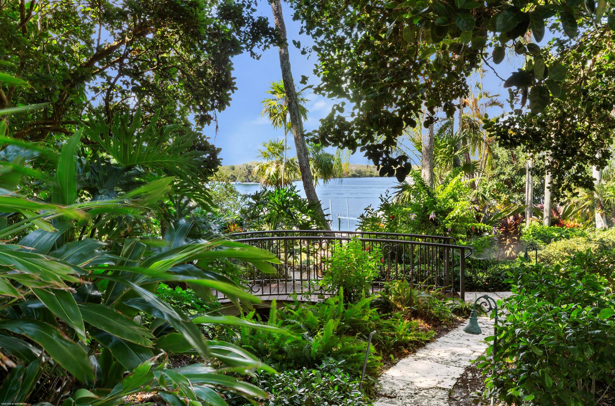 JUPITER ISLAND - Residential