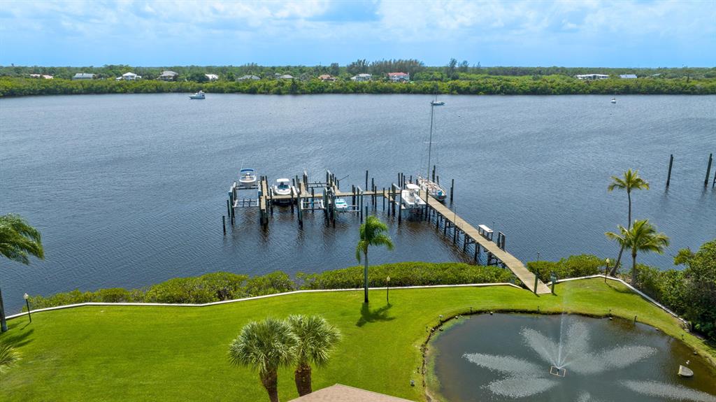 TARPON BAY MOORINGS - Residential