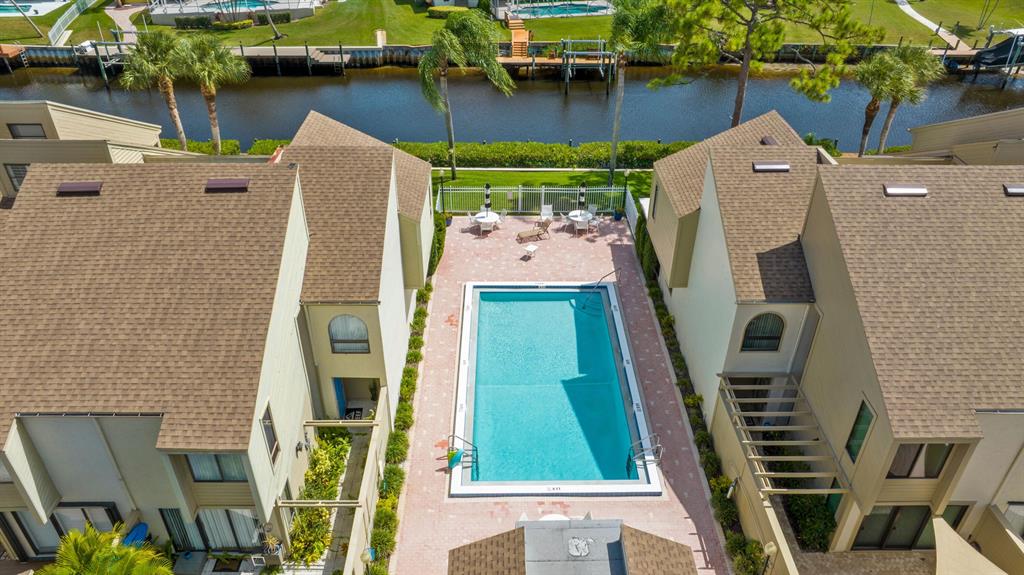 TARPON BAY MOORINGS - Residential