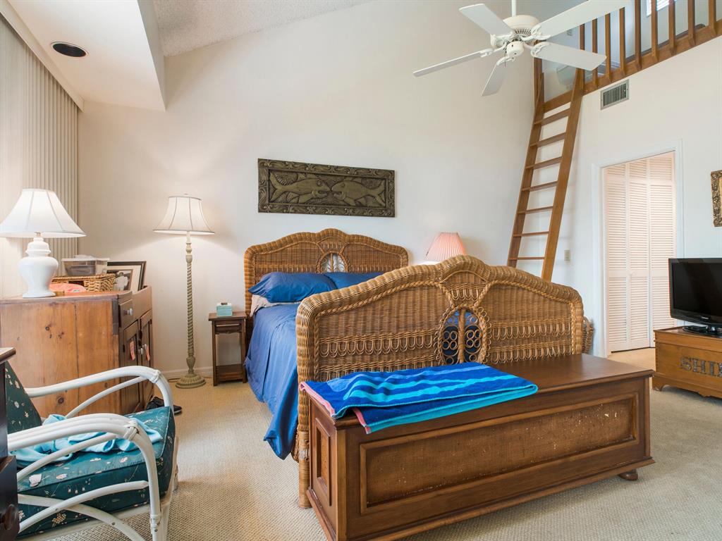 TARPON BAY MOORINGS - Residential