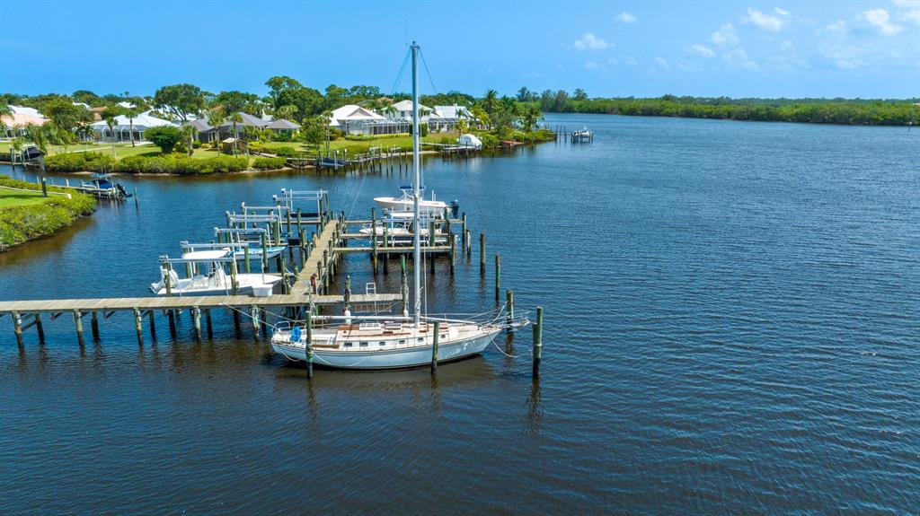 TARPON BAY MOORINGS - Residential