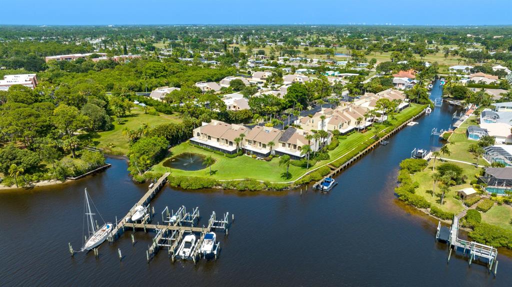 TARPON BAY MOORINGS - Residential