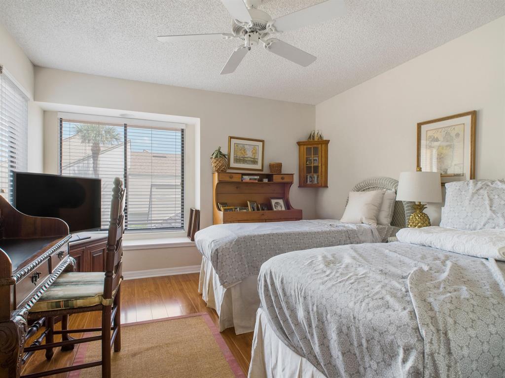 TARPON BAY MOORINGS - Residential