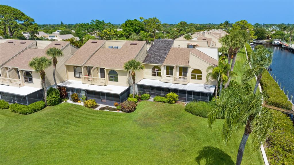 TARPON BAY MOORINGS - Residential