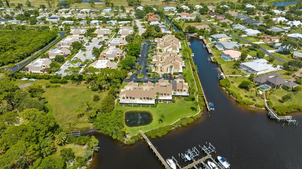TARPON BAY MOORINGS - Residential