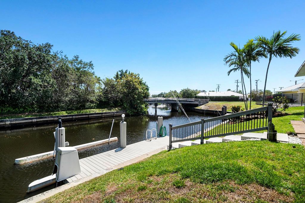 Photo of 1000 SW Mulberry Way, Boca Raton, FL 33486 (MLS # R11079332)