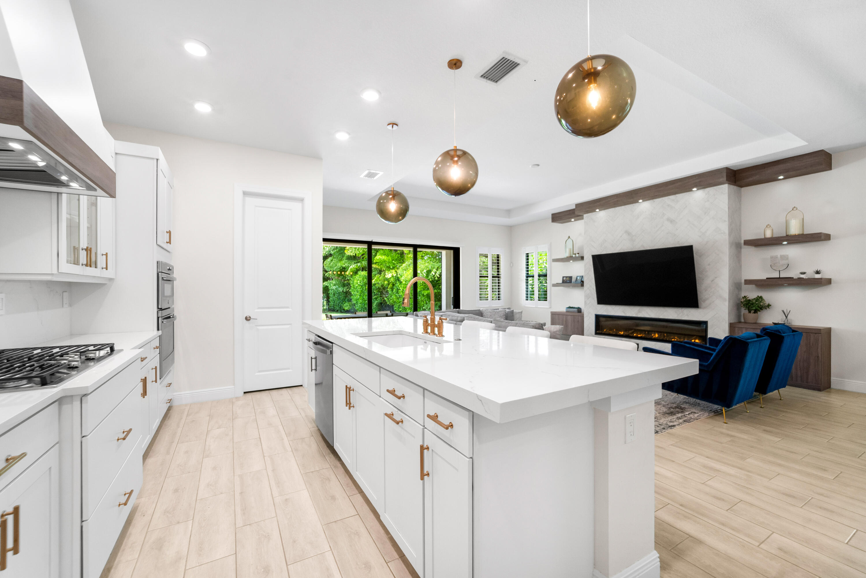 PARKLAND BAY - Residential