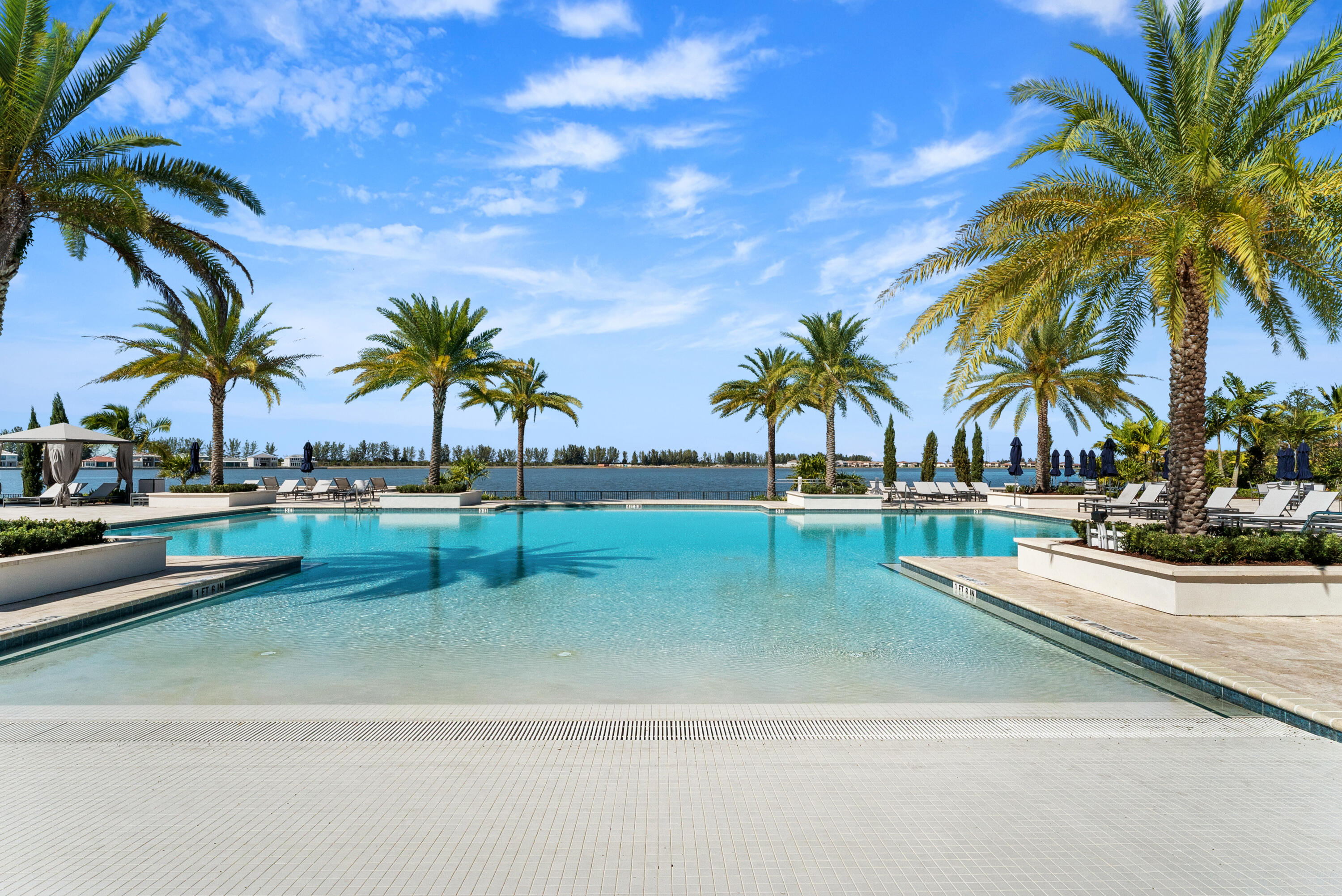 PARKLAND BAY - Residential