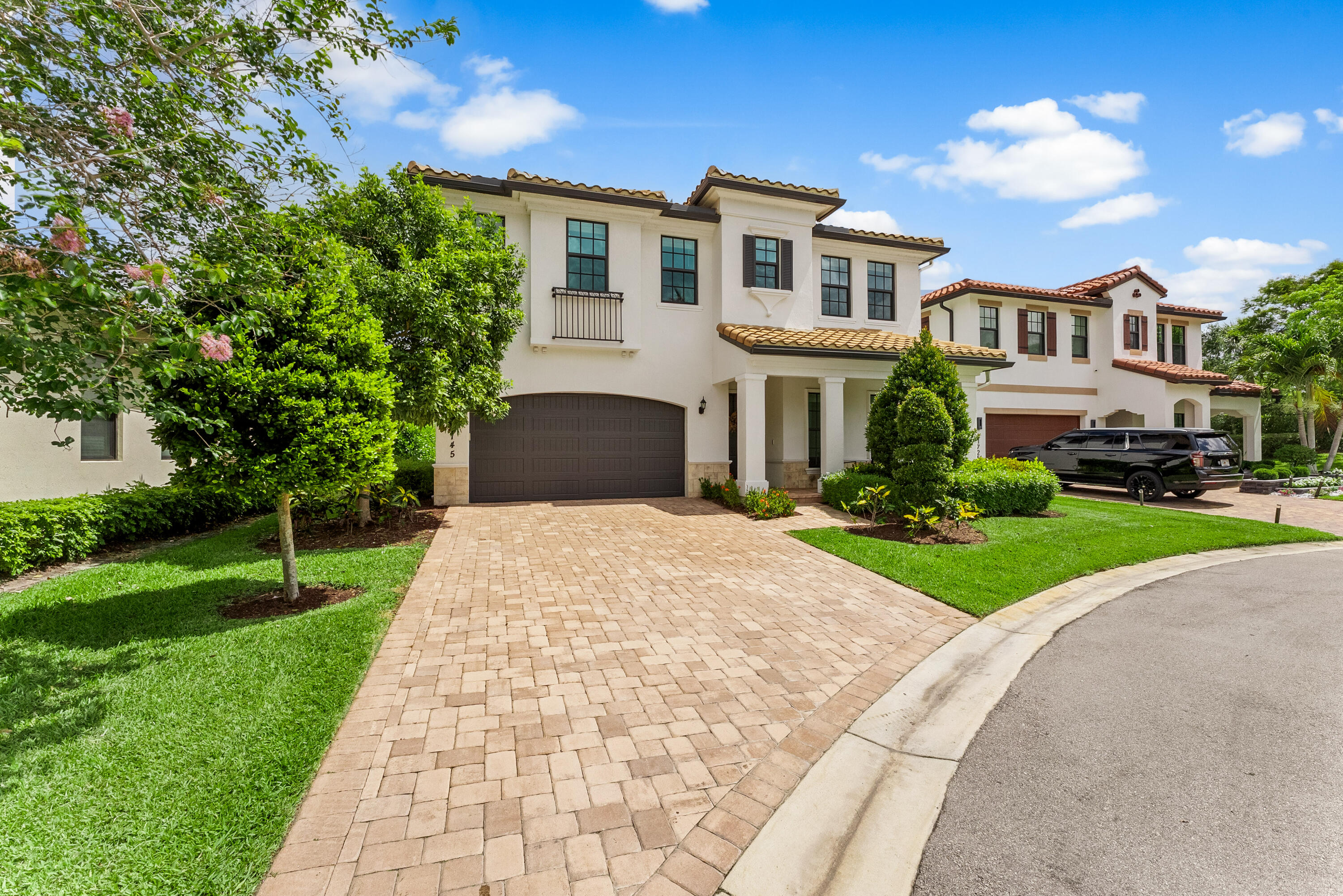 PARKLAND BAY - Residential