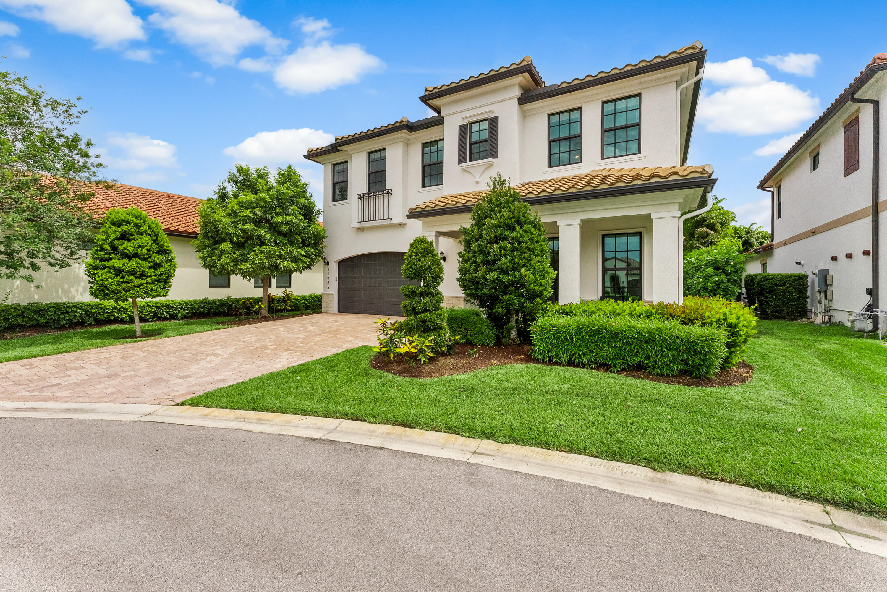 PARKLAND BAY - Residential