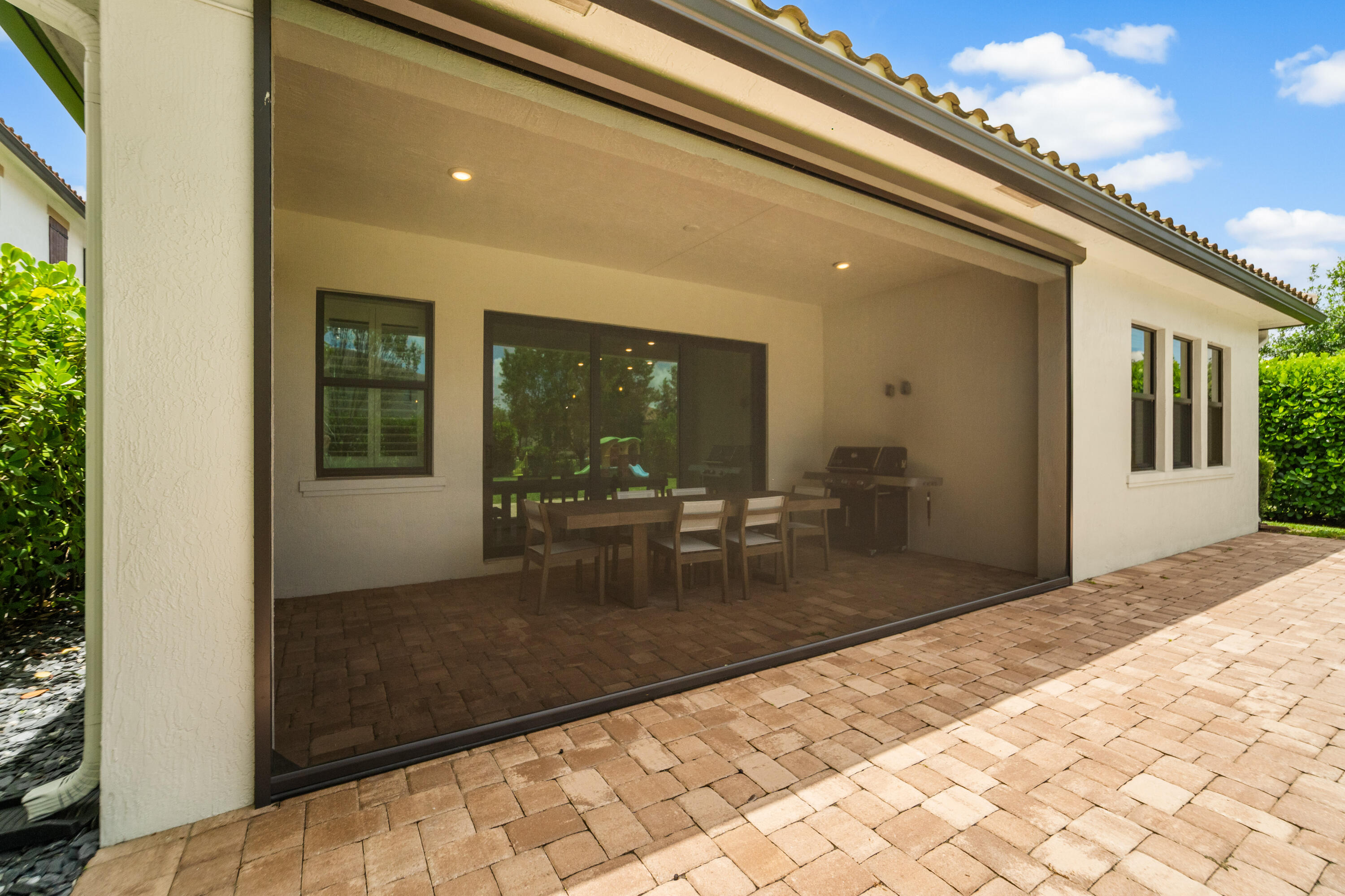 PARKLAND BAY - Residential