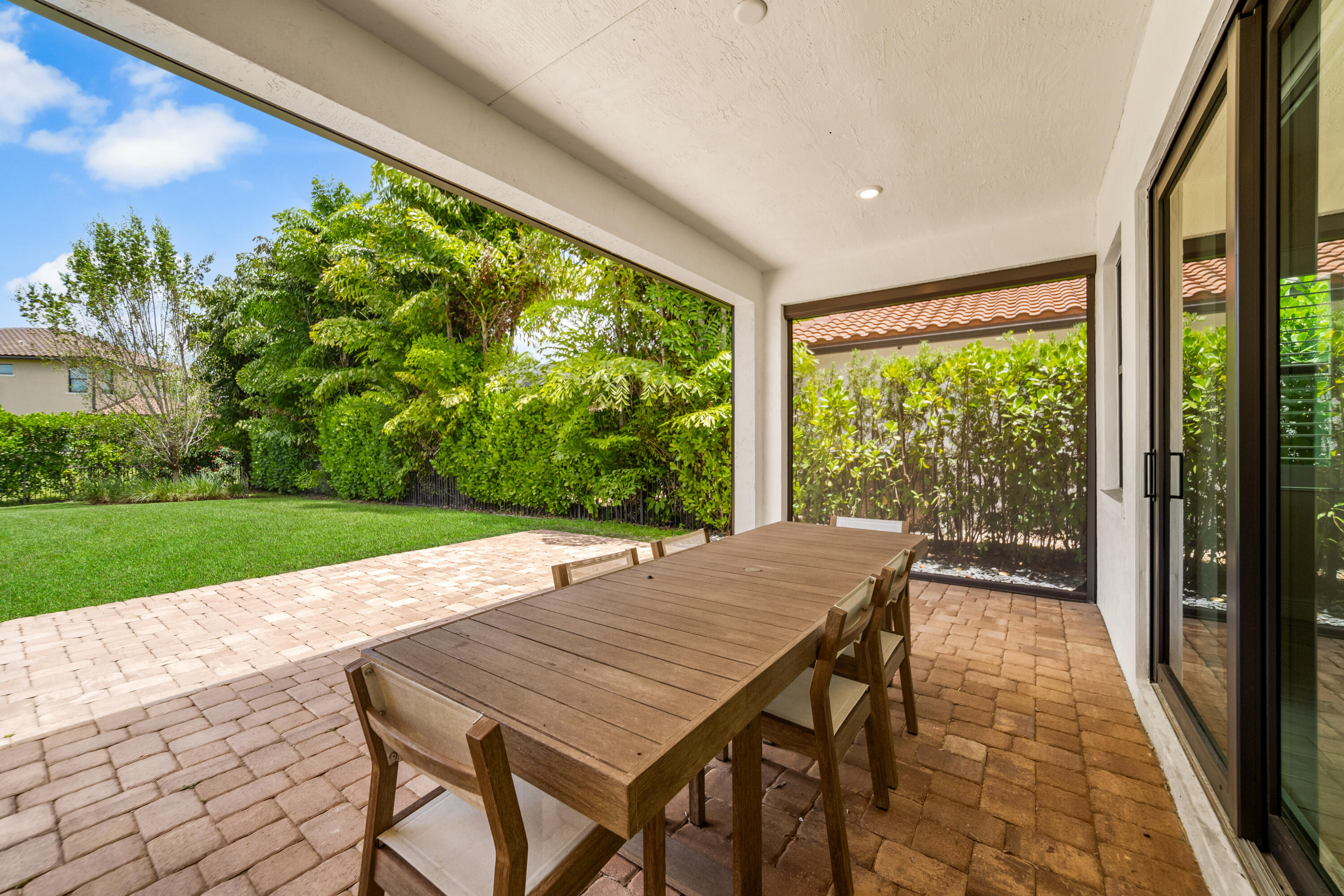 PARKLAND BAY - Residential