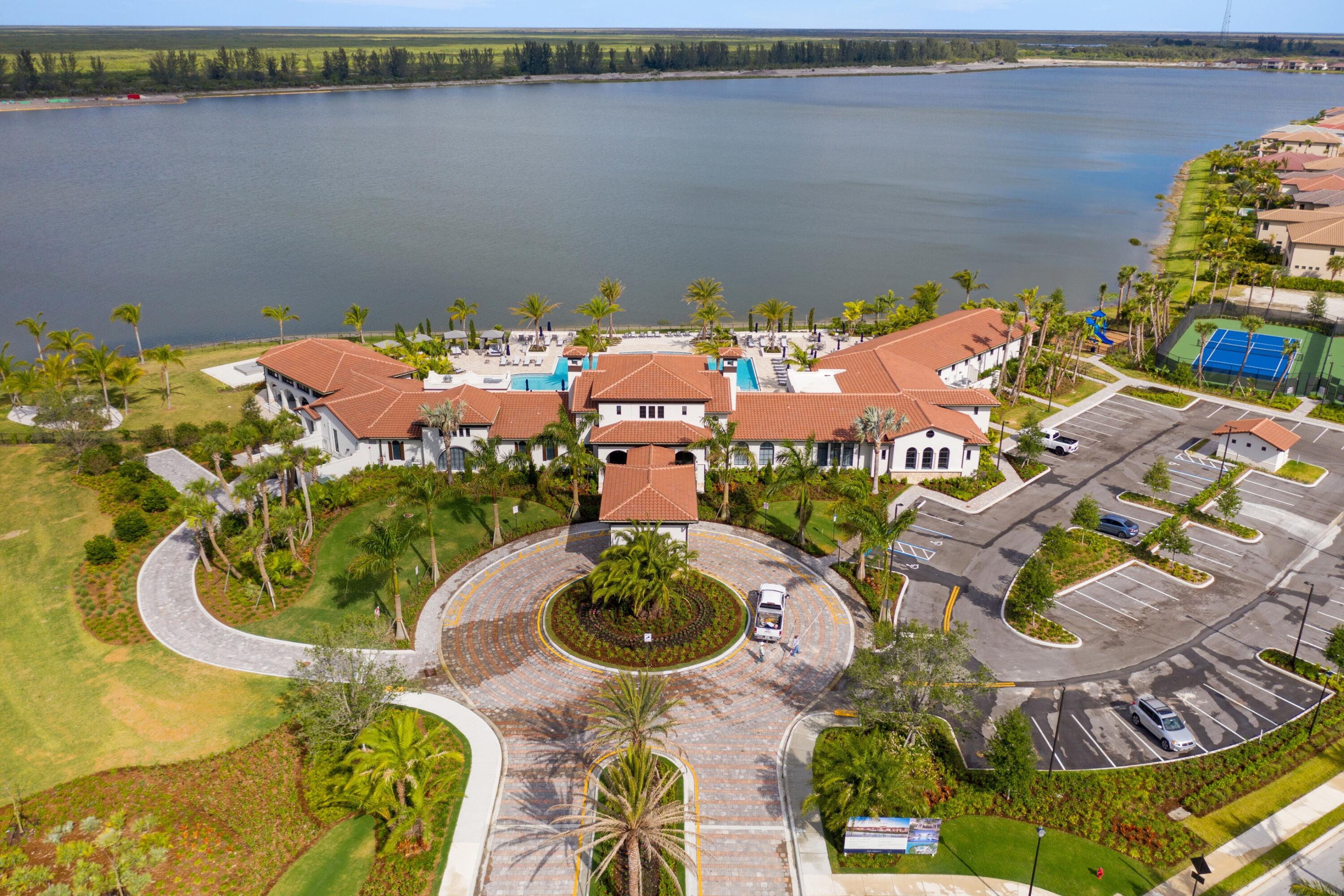 PARKLAND BAY - Residential