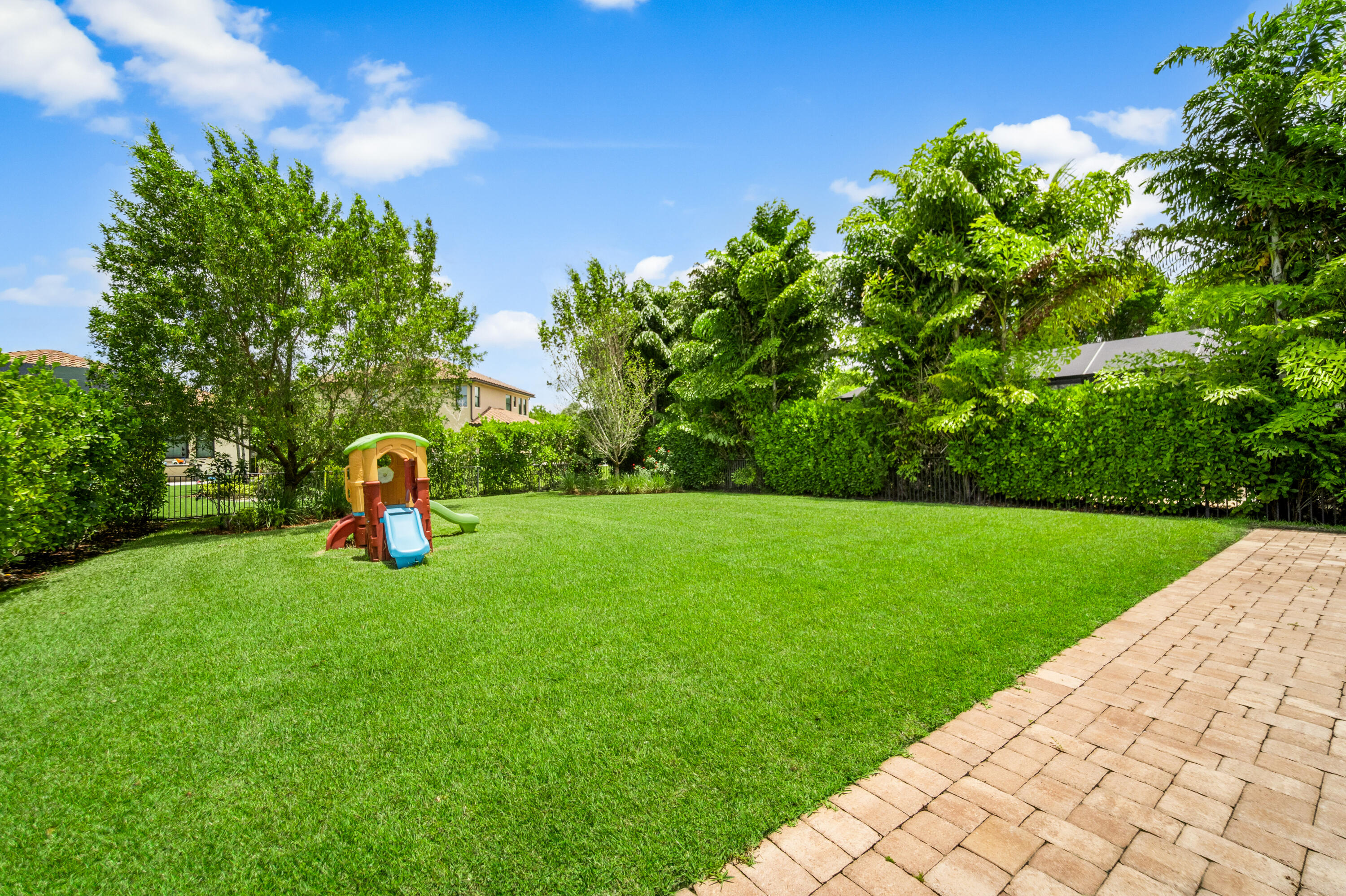 PARKLAND BAY - Residential