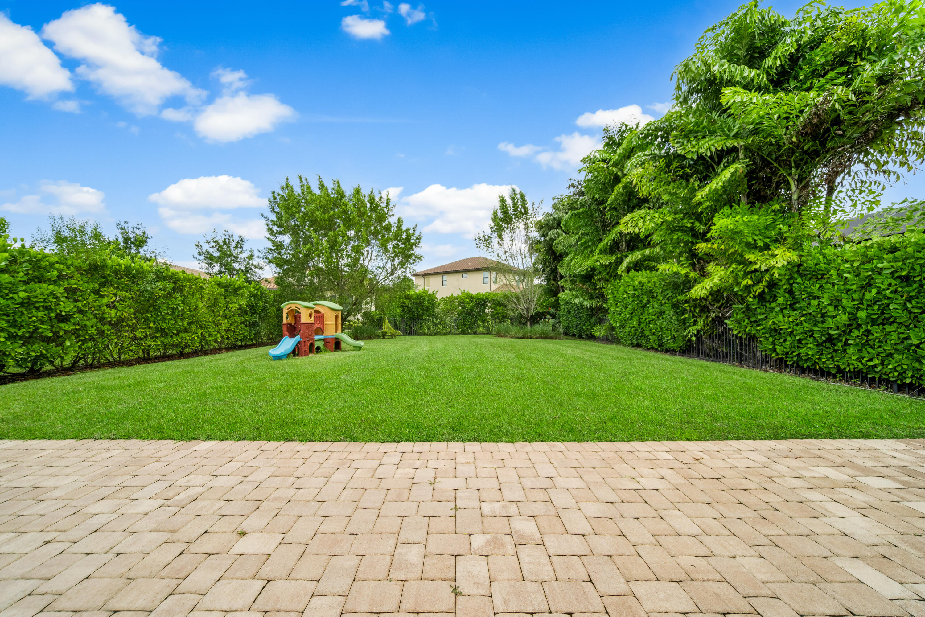 PARKLAND BAY - Residential