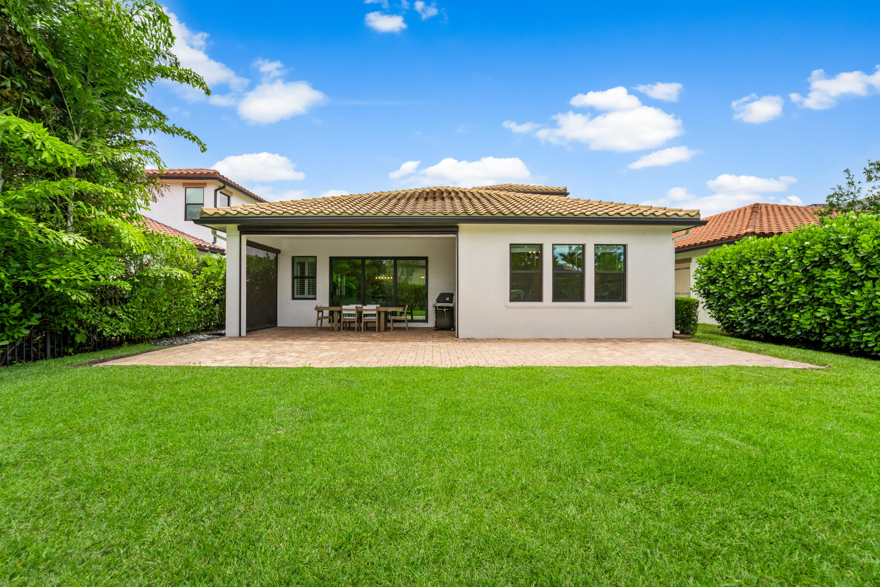 PARKLAND BAY - Residential