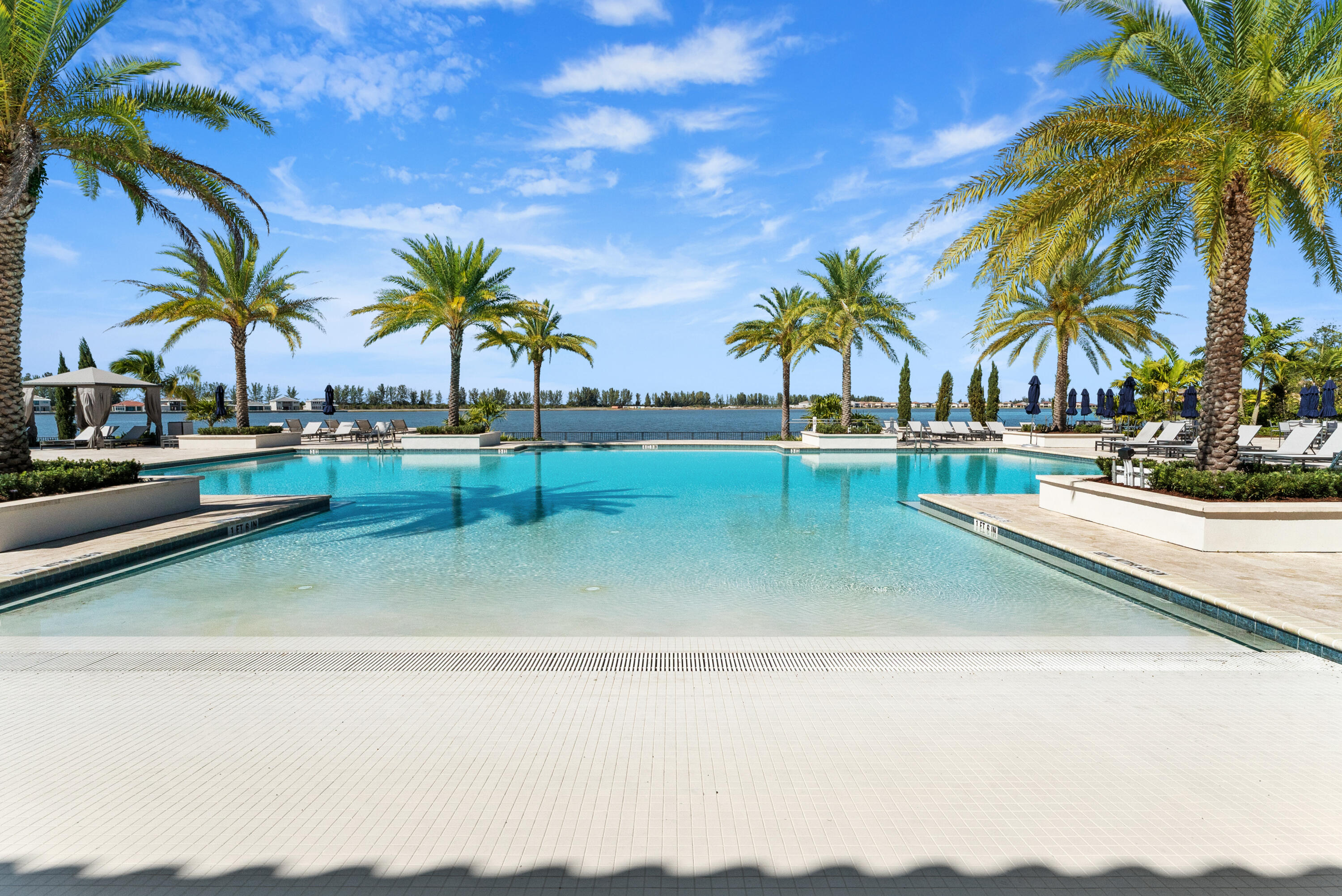 PARKLAND BAY - Residential