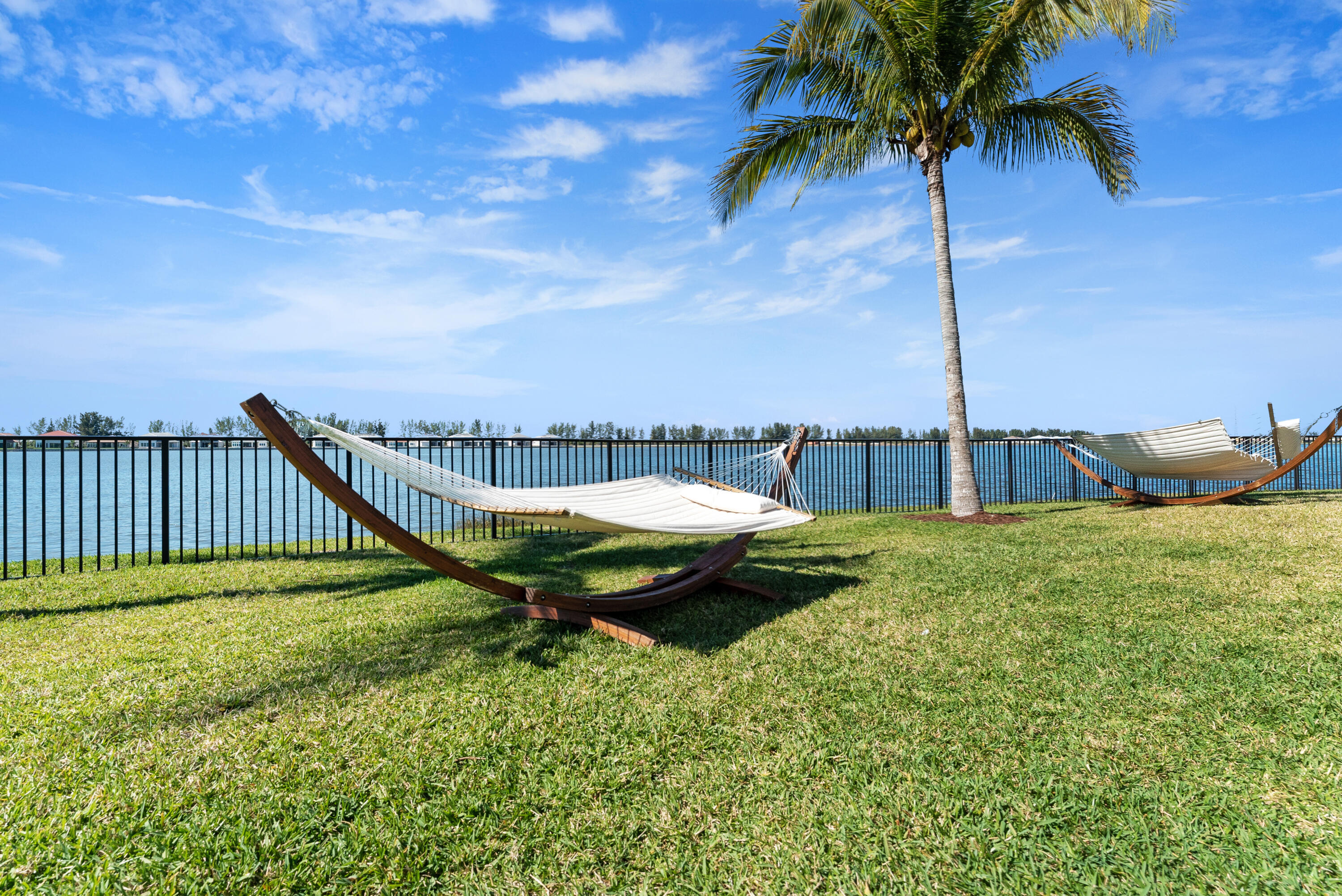 PARKLAND BAY - Residential