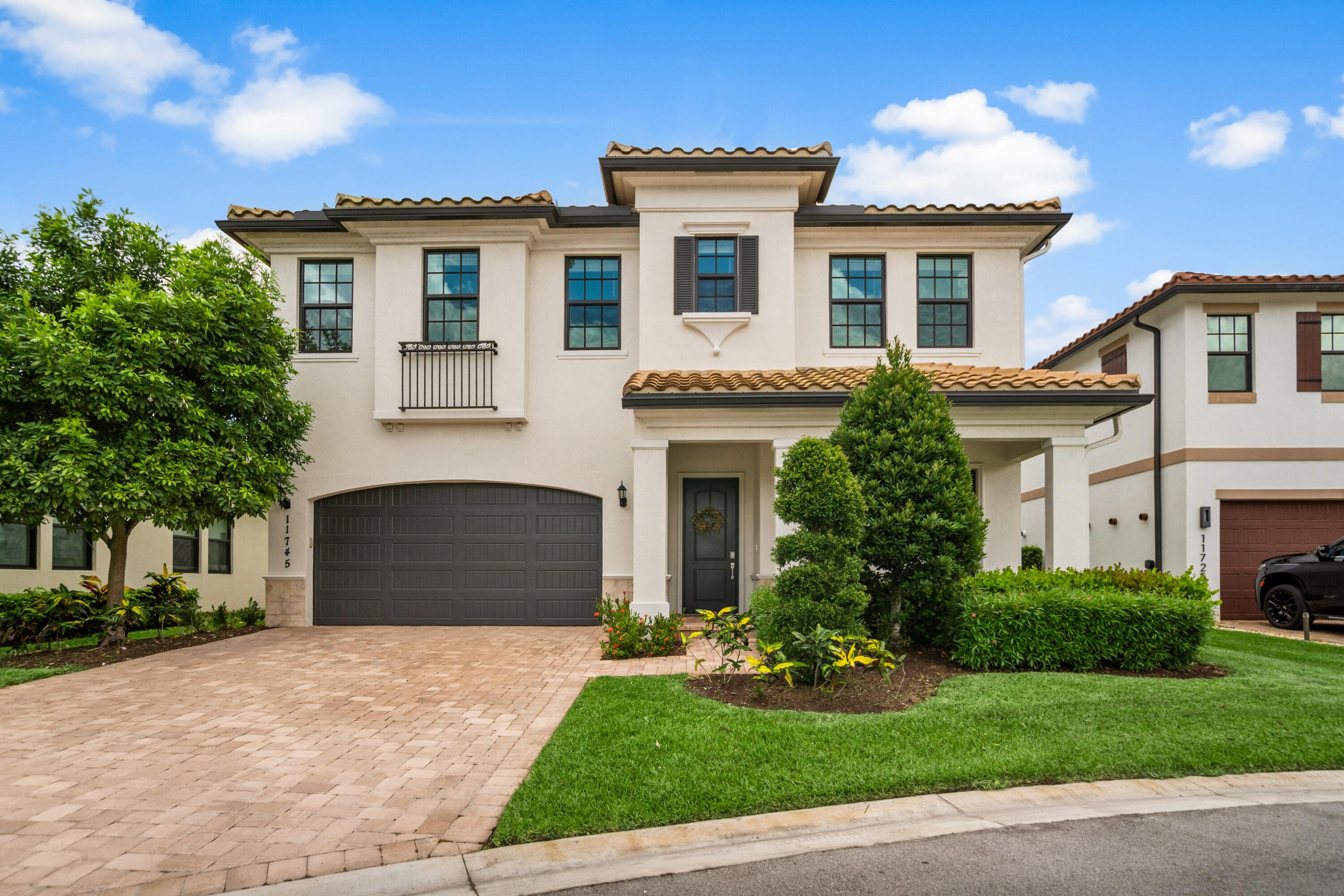 PARKLAND BAY - Residential