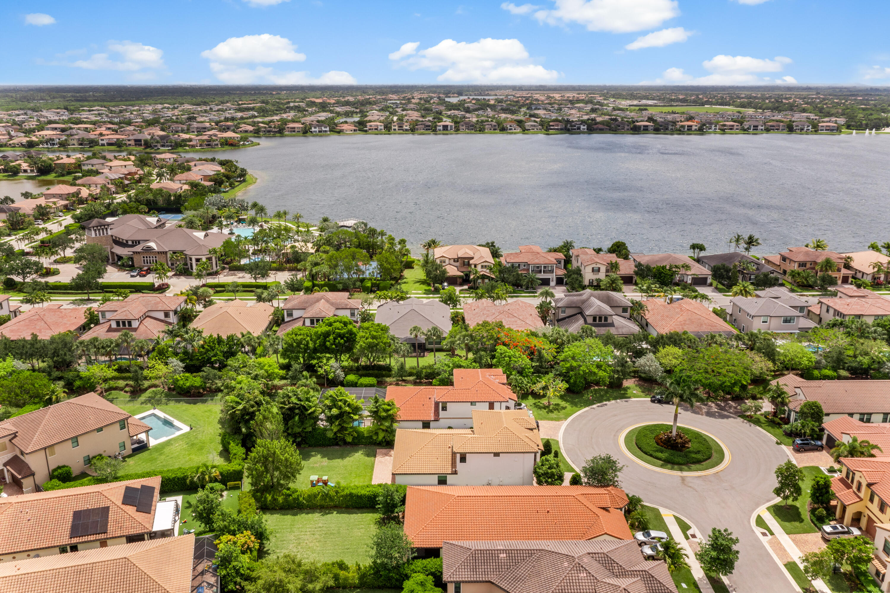 PARKLAND BAY - Residential